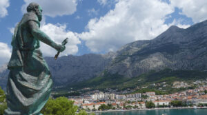 La secta Testigos de Jehová ideada por un empresario en U.S.A. no tiene nada de cristiana