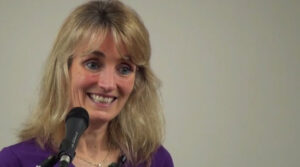 Suzanne Powell otra nociva gurú que afirma ser una “sanadora”