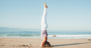 El peligro de la medicina integrativa, una pseudoterapia en la que confió Elle Macpherson